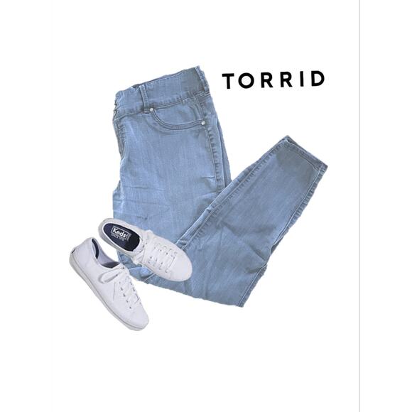 Torrid Gray Denim Jeggings Sz. 16 - Picture 3 of 8